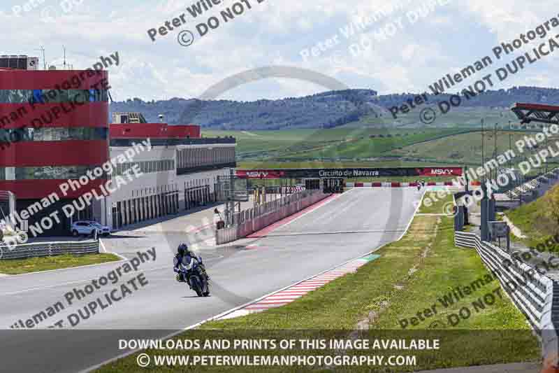 cadwell no limits trackday;cadwell park;cadwell park photographs;cadwell trackday photographs;enduro digital images;event digital images;eventdigitalimages;navarra;no limits trackdays;peter wileman photography;racing digital images;trackday digital images;trackday photos